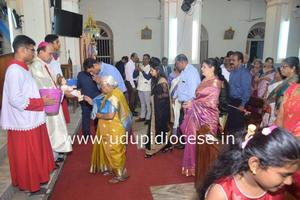 Christians Celebrate Christmas with Devotion and Joy in Udupi